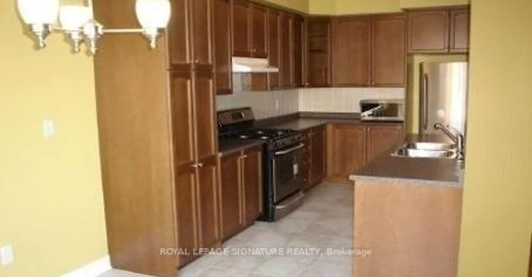 10-2295 Rochester Circle S, Oakville, ON, L6M 5C9 - 4