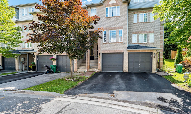 36-36 Spadina Road