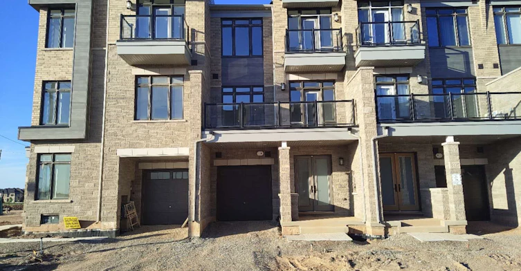 3329 Azam Way, Oakville, ON, L6M 5S3