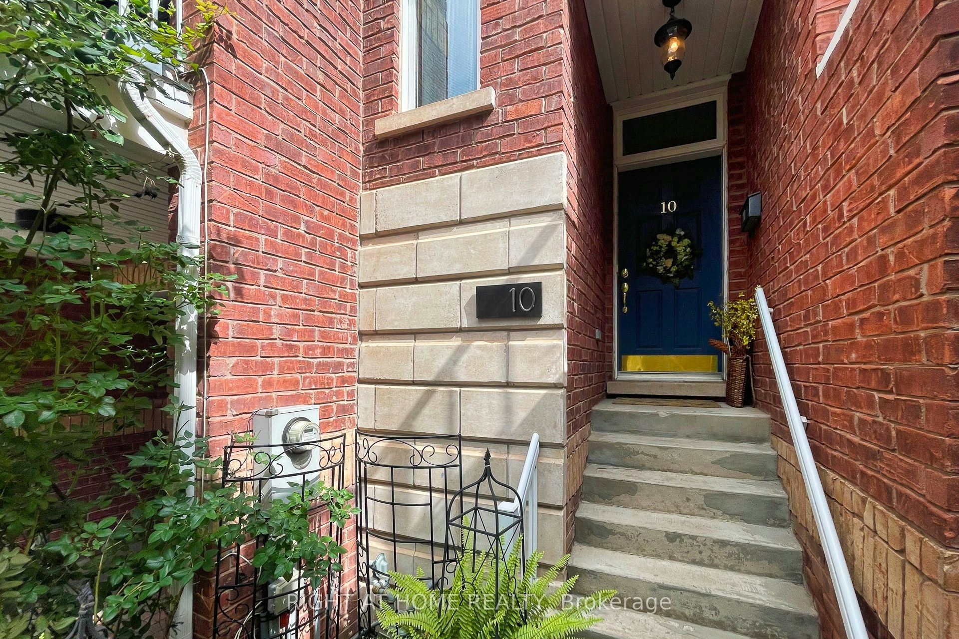 10-120 Bronte Road, Oakville, ON, L6L 3C1