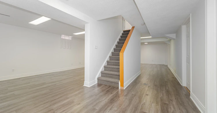 5217 Fallingbrook Drive, Mississauga, ON, L5V 1N7 - 44