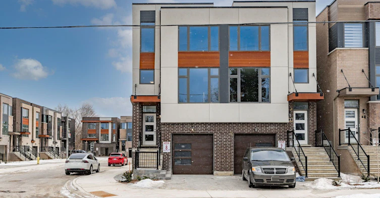Main-23 Blackstone Street, Toronto, ON, M6L 0A5