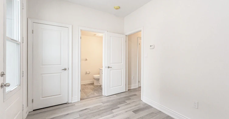 Main-23 Blackstone Street, Toronto, ON, M6L 0A5 - 13