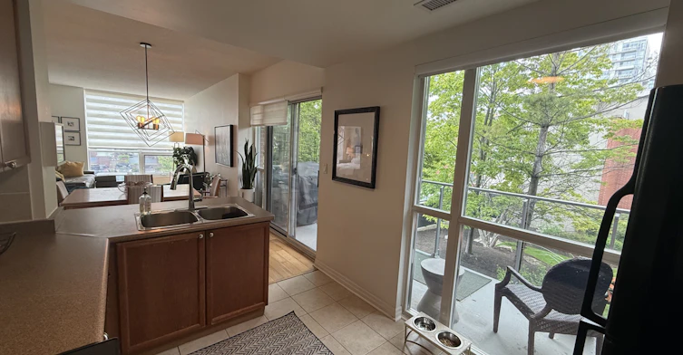 216-80 Port Street E, Mississauga, ON, L5G 4V6 - 7