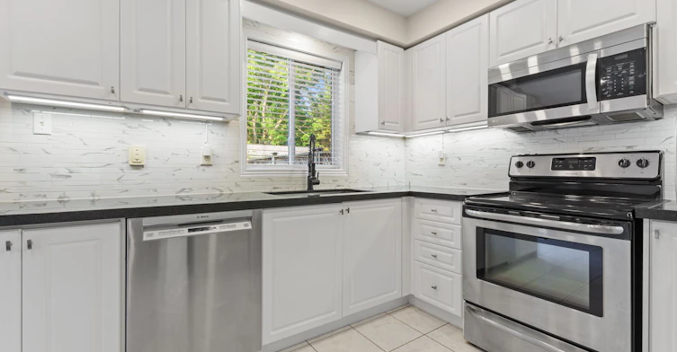 1811 Creek Way, Burlington, ON, L7L 6R1 - 9