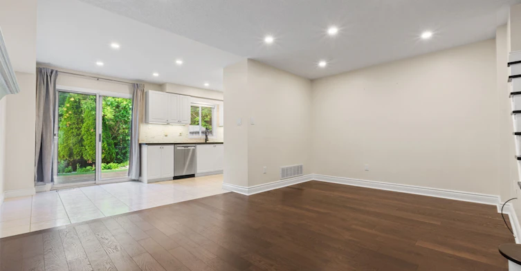 1811 Creek Way, Burlington, ON, L7L 6R1 - 6
