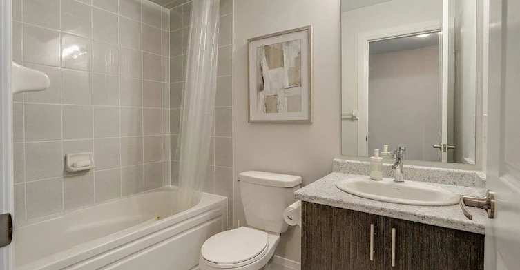 Upper-59 Creekbank Road, Toronto, ON, M6L 0A4 - 16