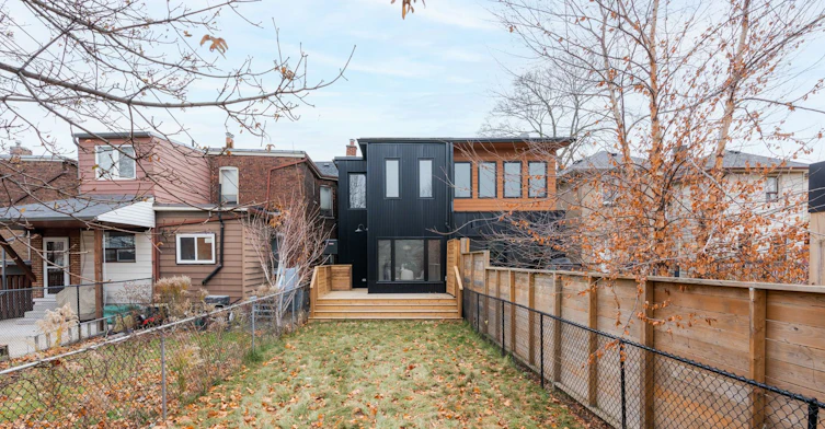 Lower-46 Rutland Street, Toronto, ON, M6M 1G1 - 12