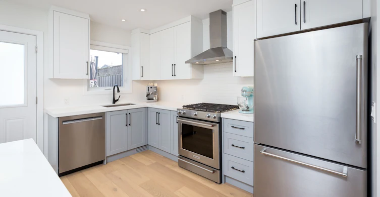 171 Gilbert Avenue, Toronto, ON, M6E 4W4 - 6
