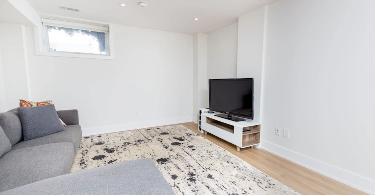 171 Gilbert Avenue, Toronto, ON, M6E 4W4 - 23
