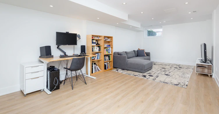 171 Gilbert Avenue, Toronto, ON, M6E 4W4 - 26