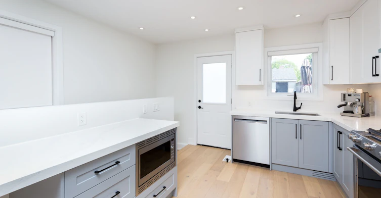 171 Gilbert Avenue, Toronto, ON, M6E 4W4 - 8