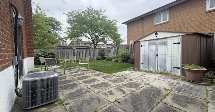 966 Lovingston Crescent, Mississauga, ON, L4W 3S7 - 4