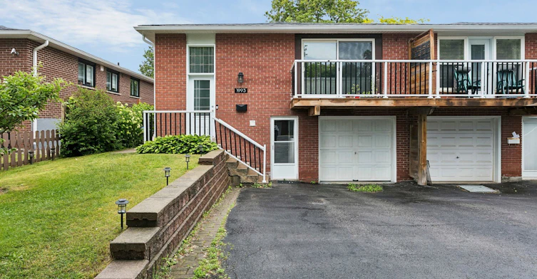 UPPER-1993 Carrera Lane, Mississauga, ON, L5J 1C6