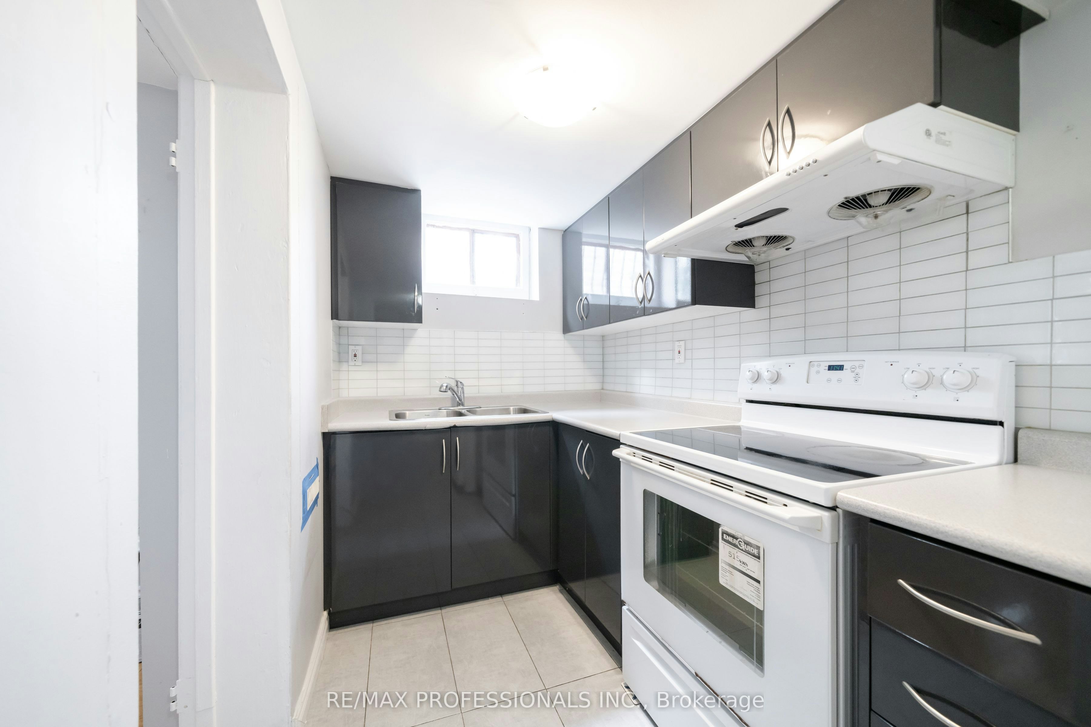 Bsmt-35A Bowie Avenue, Toronto, ON, M6E 2P2 - 11