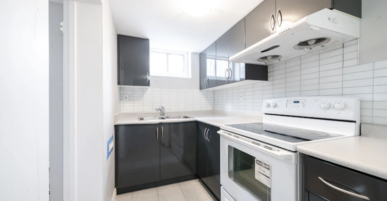 Bsmt-35A Bowie Avenue, Toronto, ON, M6E 2P2 - 11