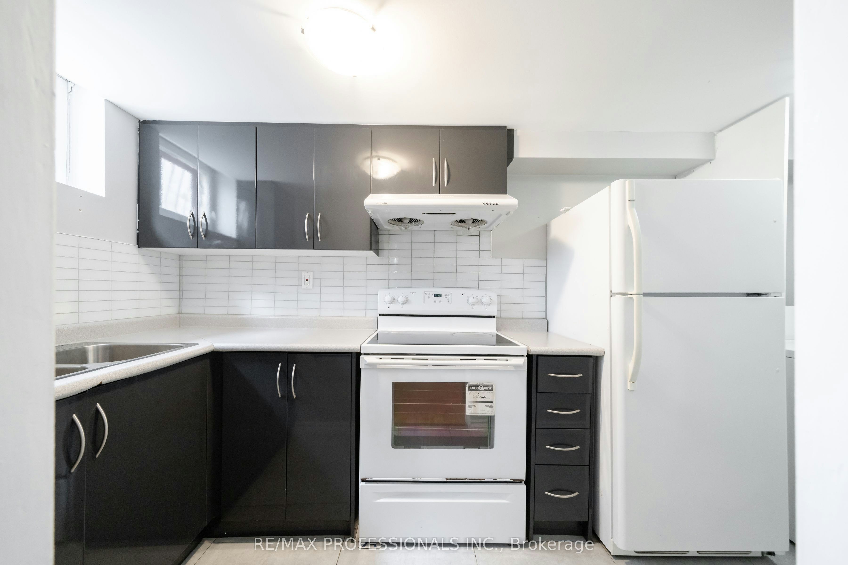 Bsmt-35A Bowie Avenue, Toronto, ON, M6E 2P2 - 12