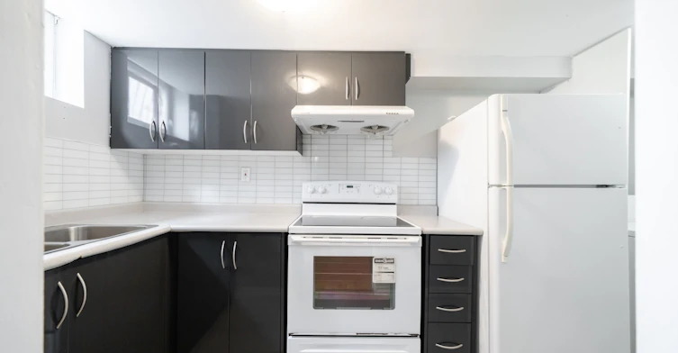 Bsmt-35A Bowie Avenue, Toronto, ON, M6E 2P2 - 12