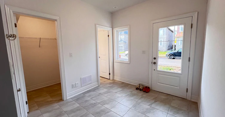 Unit#6-2123 Lillykin Street, Oakville, ON, L6H 8A5 - 2