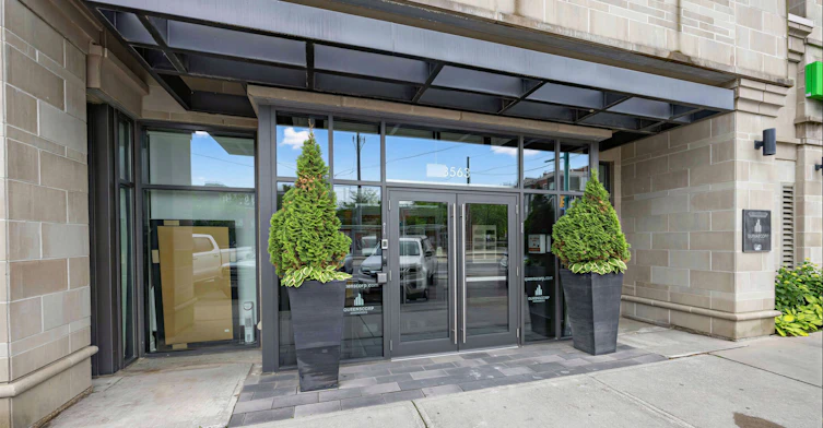 708-3563 Lake Shore Boulevard W, Toronto, ON, M8W 0A3 - 2