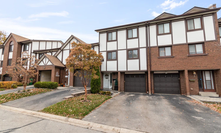 4-4230 Fieldgate Drive