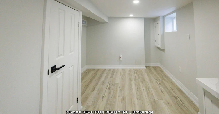 77 Hatherley Road, Toronto, ON, M6E 1V8 - 25