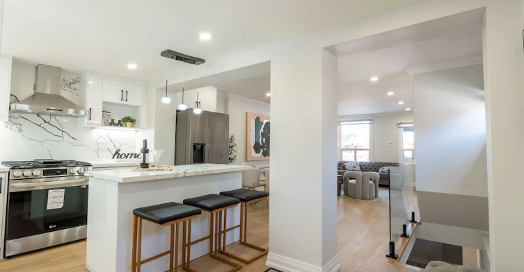 77 Hatherley Road, Toronto, ON, M6E 1V8 - 10