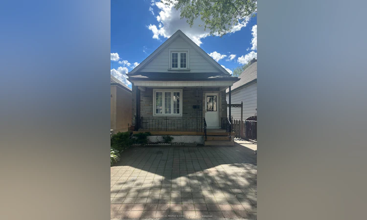 98 Chambers Avenue