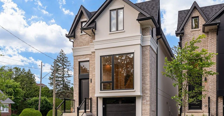 39 Wesley Avenue, Mississauga, ON, L5H 2M6