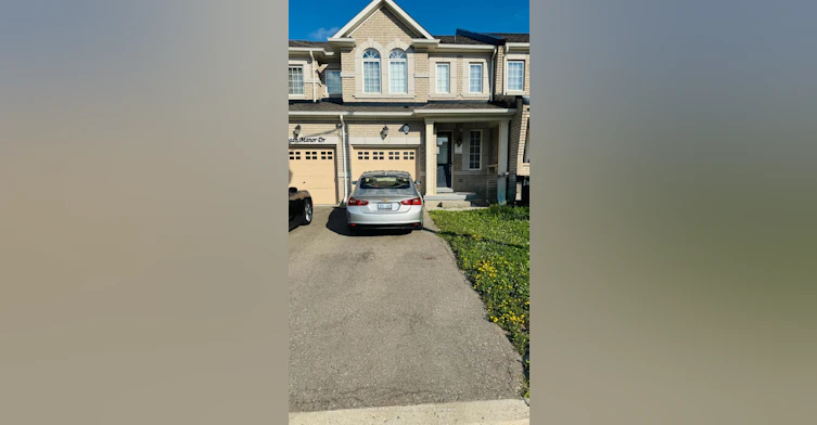 25 Hogan Manor Drive, Brampton, ON, L7A 4V3