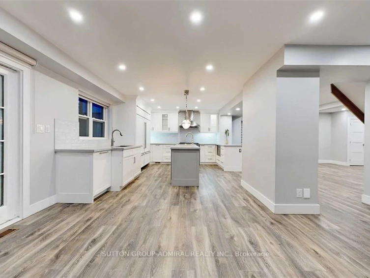 5 Donnybrook Lane, Toronto, ON, M9A 2V2 - 8