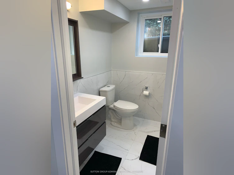 5 Donnybrook Lane, Toronto, ON, M9A 2V2 - 42
