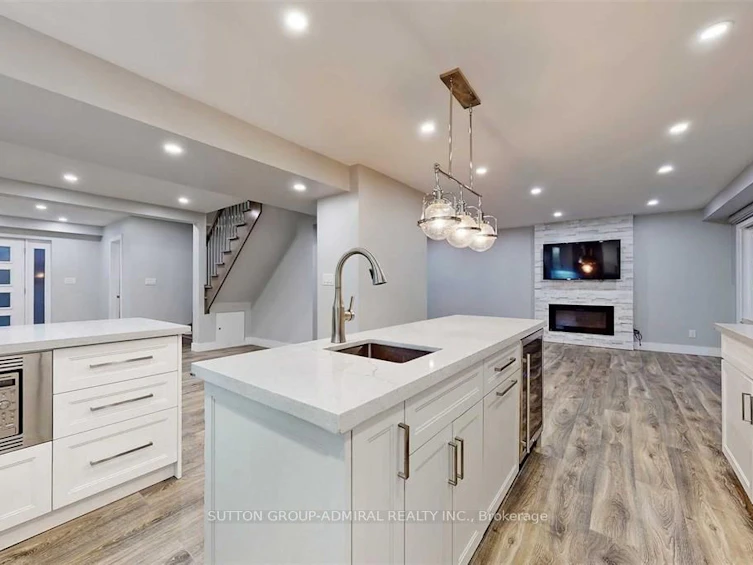 5 Donnybrook Lane, Toronto, ON, M9A 2V2 - 15