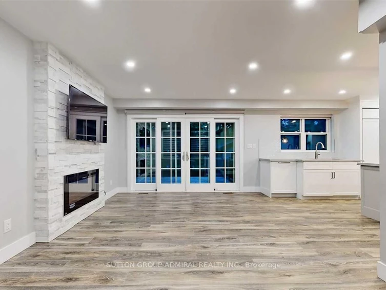 5 Donnybrook Lane, Toronto, ON, M9A 2V2 - 18