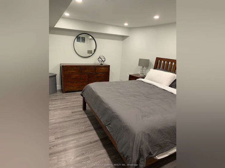 5 Donnybrook Lane, Toronto, ON, M9A 2V2 - 40