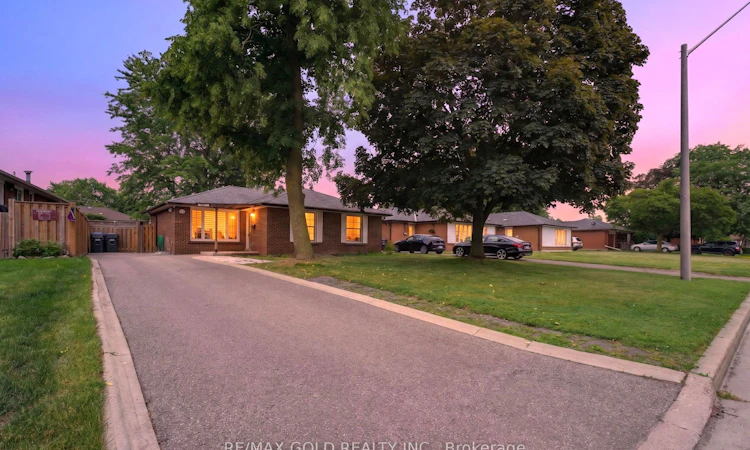 40 Devonshire Drive