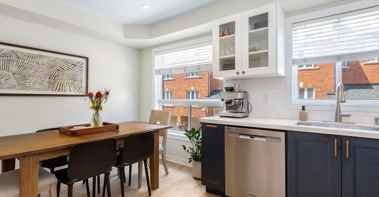 16 Lightbourn Avenue, Toronto, ON, M6H 3P3 - 13