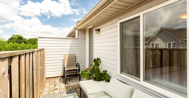 16 Lightbourn Avenue, Toronto, ON, M6H 3P3 - 39