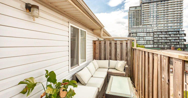 16 Lightbourn Avenue, Toronto, ON, M6H 3P3 - 38