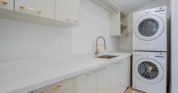 37 Wesley Avenue, Mississauga, ON, L5H 2M6 - 36