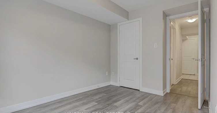 92-100 Parrotta Drive, Toronto, ON, M9M 0G1 - 18