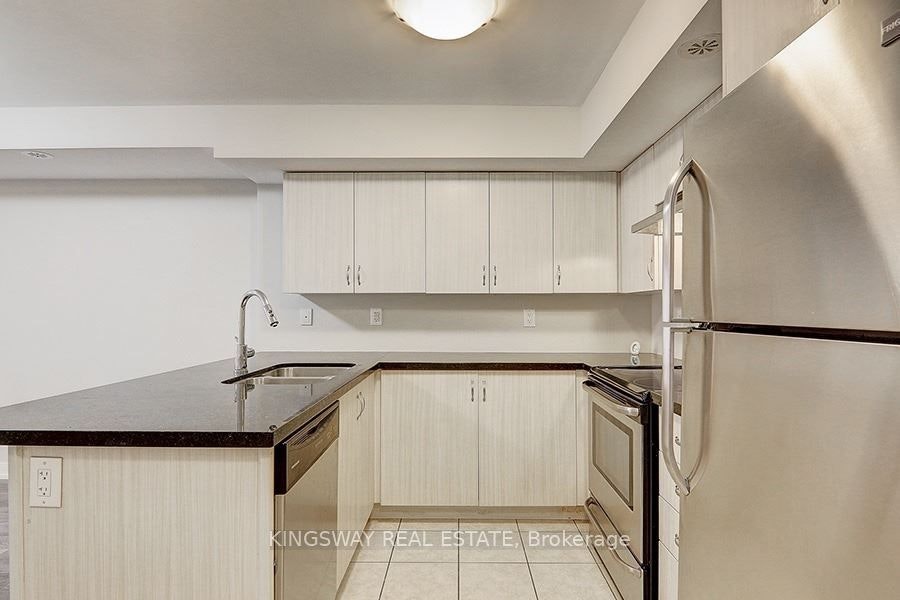 92-100 Parrotta Drive, Toronto, ON, M9M 0G1 - 8