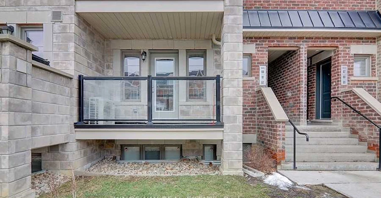 92-100 Parrotta Drive, Toronto, ON, M9M 0G1 - 3