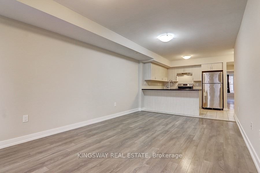 92-100 Parrotta Drive, Toronto, ON, M9M 0G1 - 5