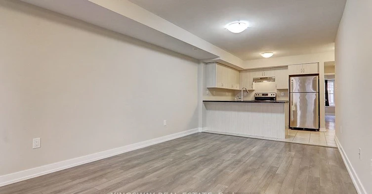 92-100 Parrotta Drive, Toronto, ON, M9M 0G1 - 5
