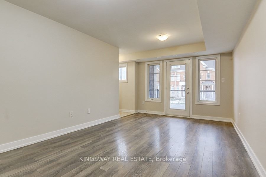 92-100 Parrotta Drive, Toronto, ON, M9M 0G1 - 6