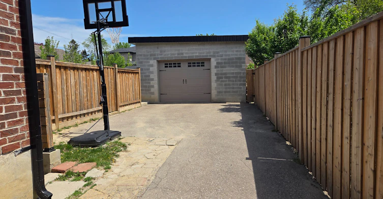 Lower-33 Ingleside Drive, Toronto, ON, M3K 1V2 - 2