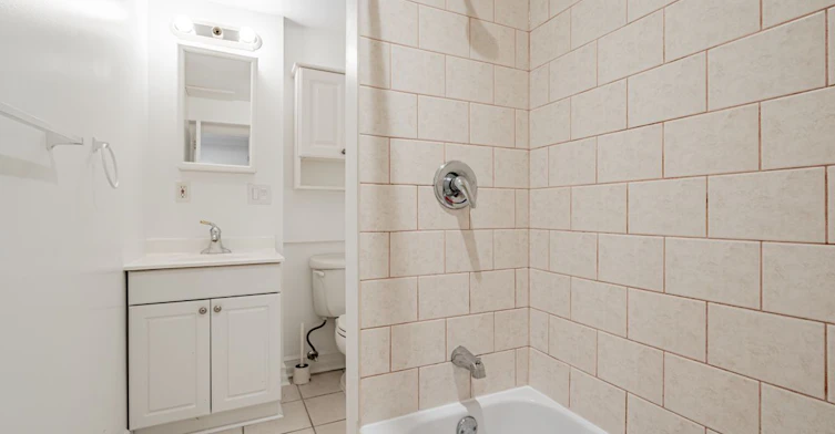 2-47 Manchester Avenue, Toronto, ON, M6G 1V4 - 22