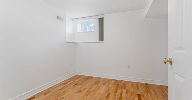 2-47 Manchester Avenue, Toronto, ON, M6G 1V4 - 15