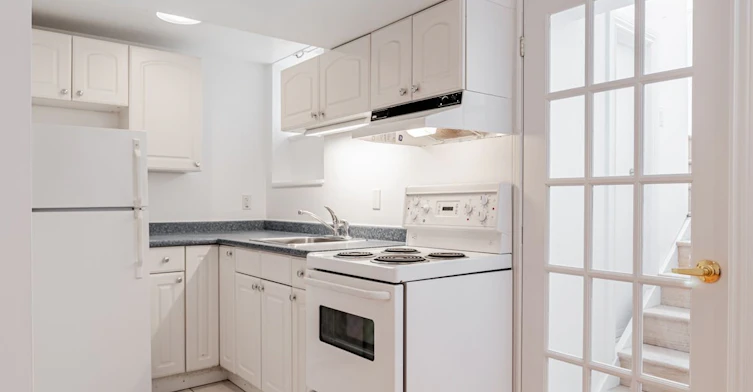 2-47 Manchester Avenue, Toronto, ON, M6G 1V4 - 10